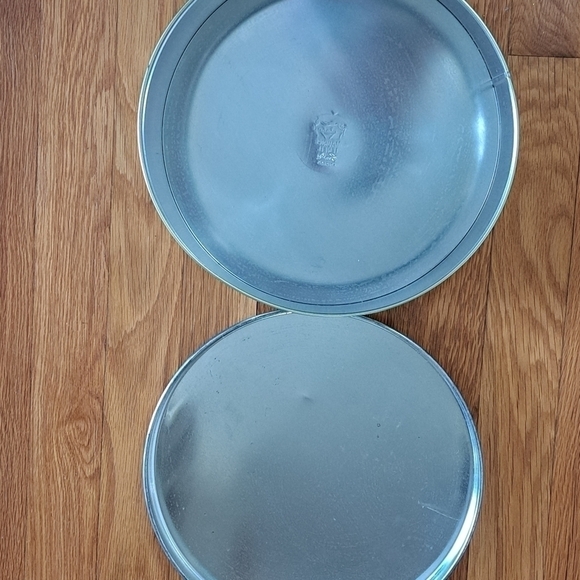 Vintage Deluxe Fruit Cake Metal Tin Collin Street Bakery Winter Sledding 10.5" - Picture 5 of 12